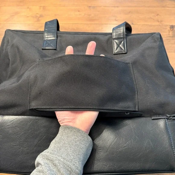 BEIS The Original Weekender Black Travel Bag Luggage Carry-On Vacation - Picture 11 of 11